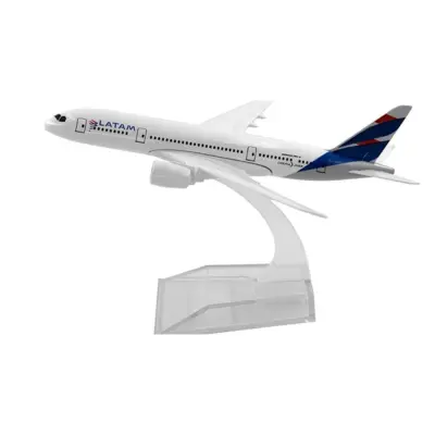 maquete aviao latam