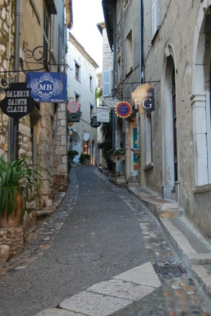 Riviera Francesa: 9 lugares imperdíveis saint paul de vence 685x1024 1